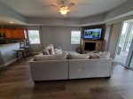 The Lakeview Livingroom 